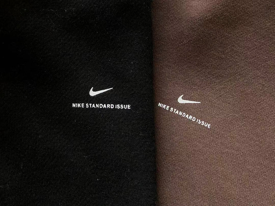 Survêtement Nike Solo Swoosh – Ensemble Hoodie Zippé & Pantalon Fleece