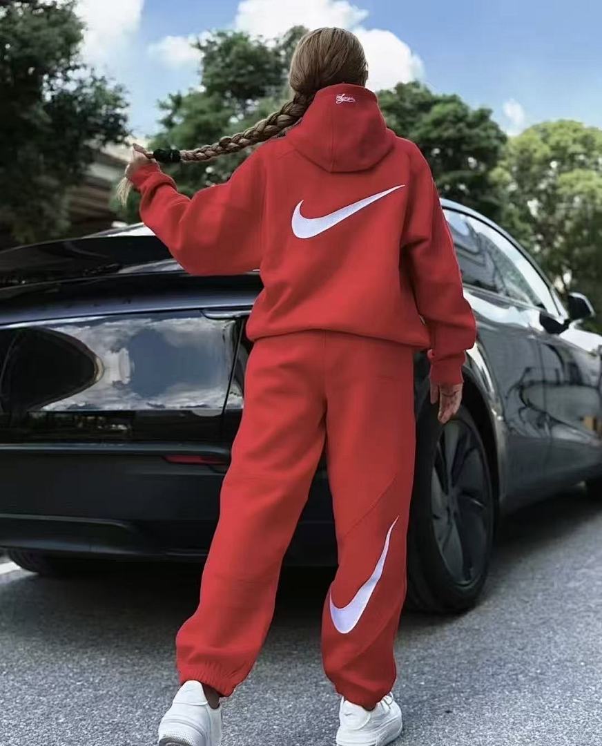 Survêtement Supreme x Nike – Ensemble Hoodie & Pantalon Fleece SS24