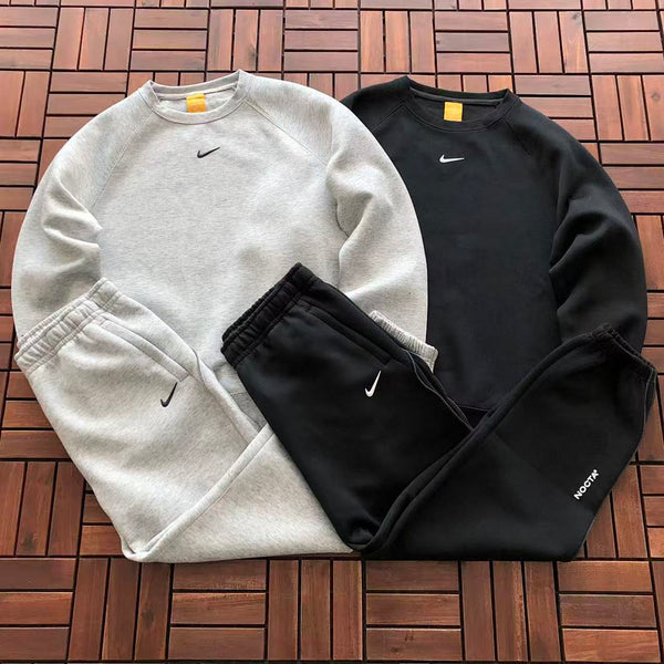 Survêtement Nike x NOCTA Fleece – Ensemble Crewneck & Pantalon