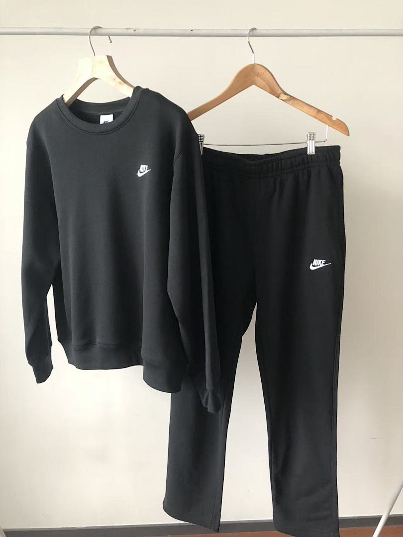 Survêtement Nike Club Fleece – Ensemble Crewneck & Pantalon