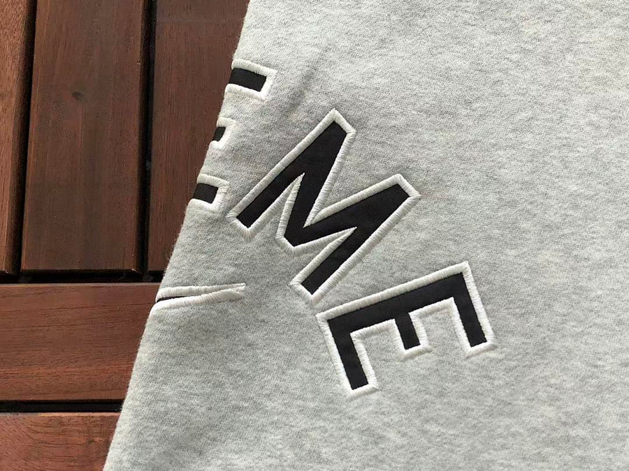 Survêtement Supreme x Nike – Ensemble Crewneck & Pantalon Fleece SS24