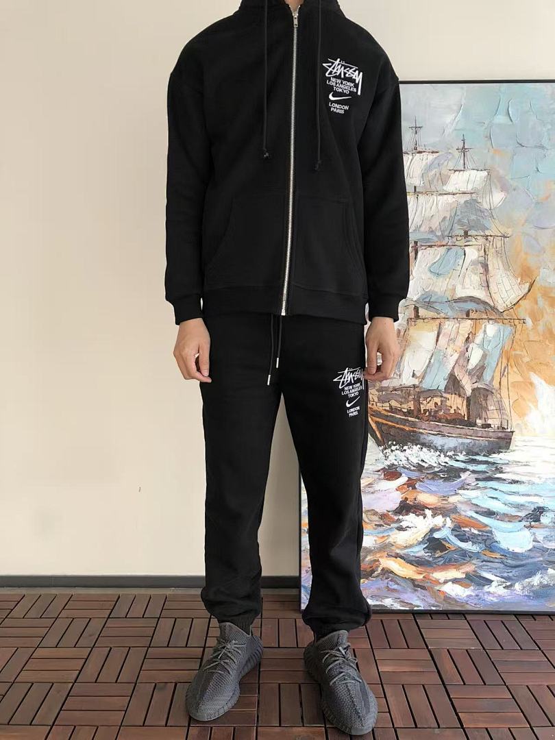Survêtement Nike x Stüssy – Ensemble Full-Zip Hoodie & Pantalon Fleece SS24