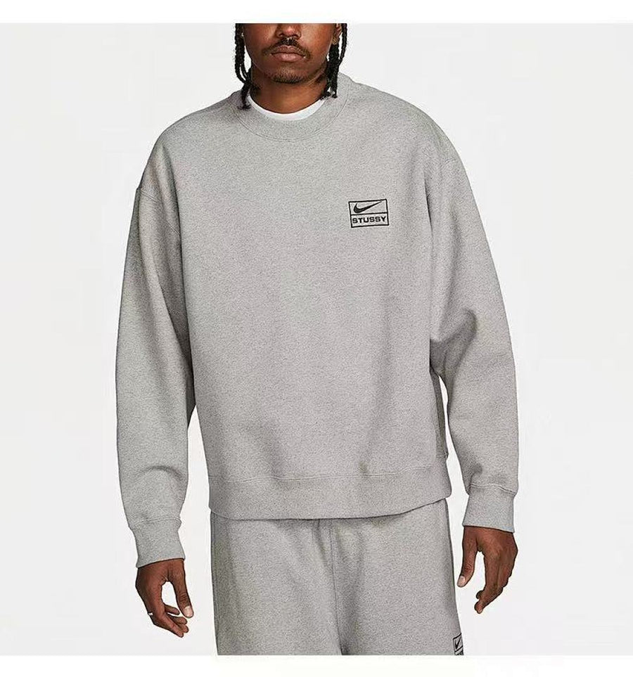 Survêtement Nike x Stüssy – Ensemble Crewneck & Pantalon Fleece SS24