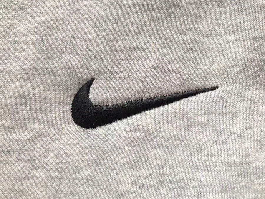 Survêtement Supreme x Nike – Ensemble Hoodie & Pantalon Fleece SS24