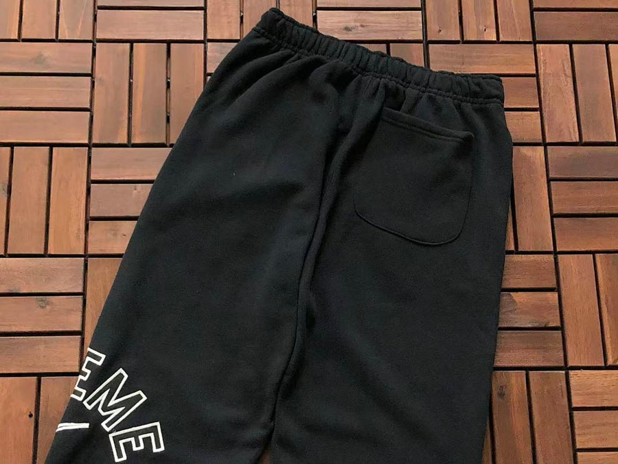 Survêtement Supreme x Nike – Ensemble Crewneck & Pantalon Fleece SS24
