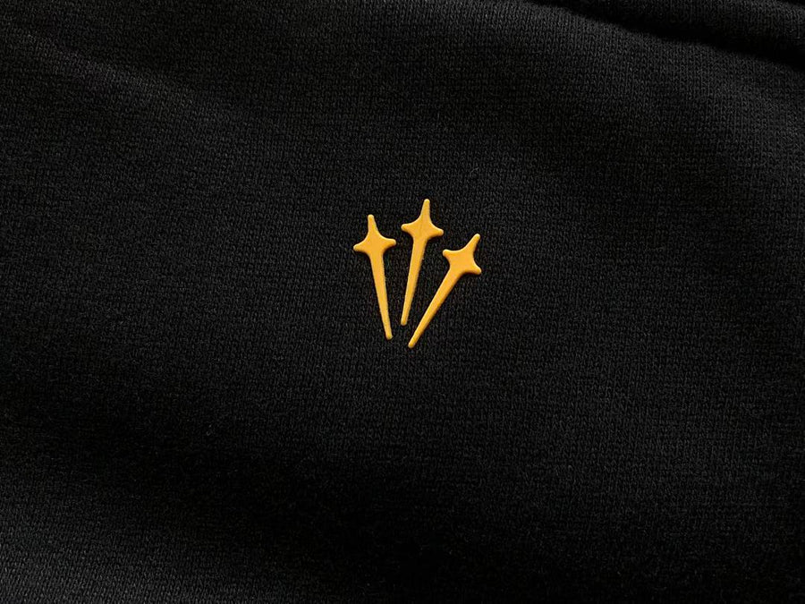 Survêtement Nike x NOCTA Drake – Ensemble Hoodie & Pantalon Fleece Noir/Or