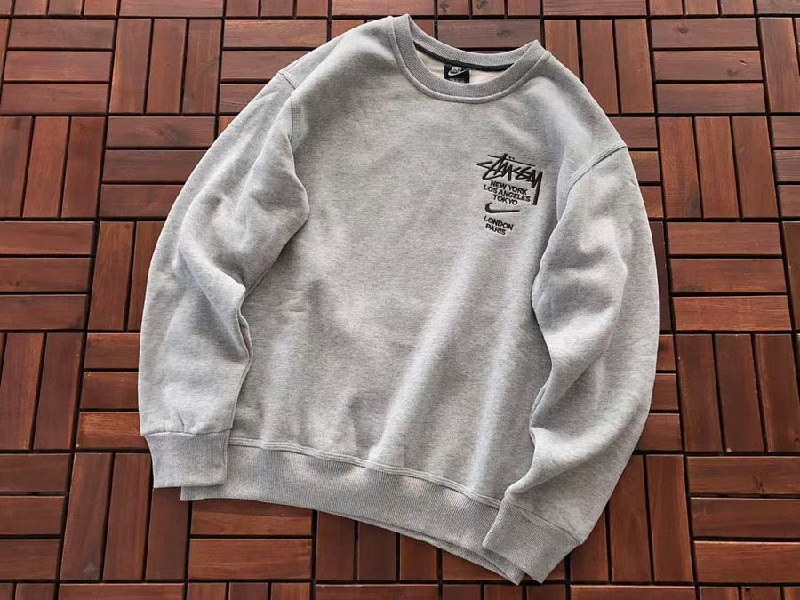 Survêtement Nike x Stüssy – Ensemble Crewneck & Pantalon Fleece SS24