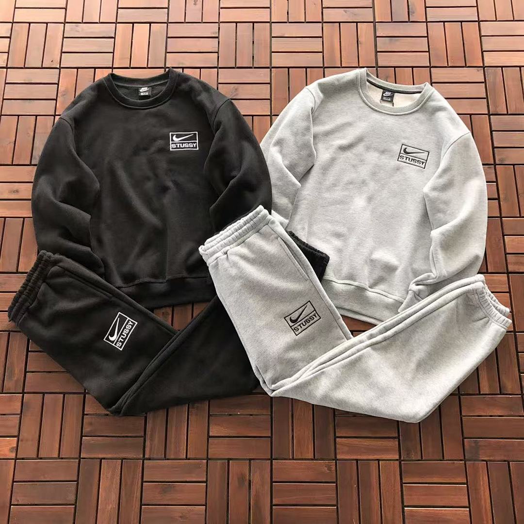 Survêtement Nike x Stüssy – Ensemble Crewneck & Pantalon Fleece SS24