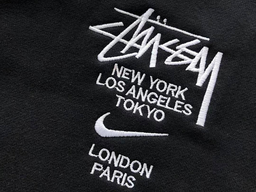 Survêtement Nike x Stüssy – Ensemble Crewneck & Pantalon Fleece SS24
