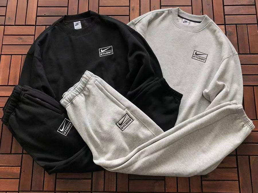 Survêtement Nike x Stüssy – Ensemble Crewneck & Pantalon Fleece SS24