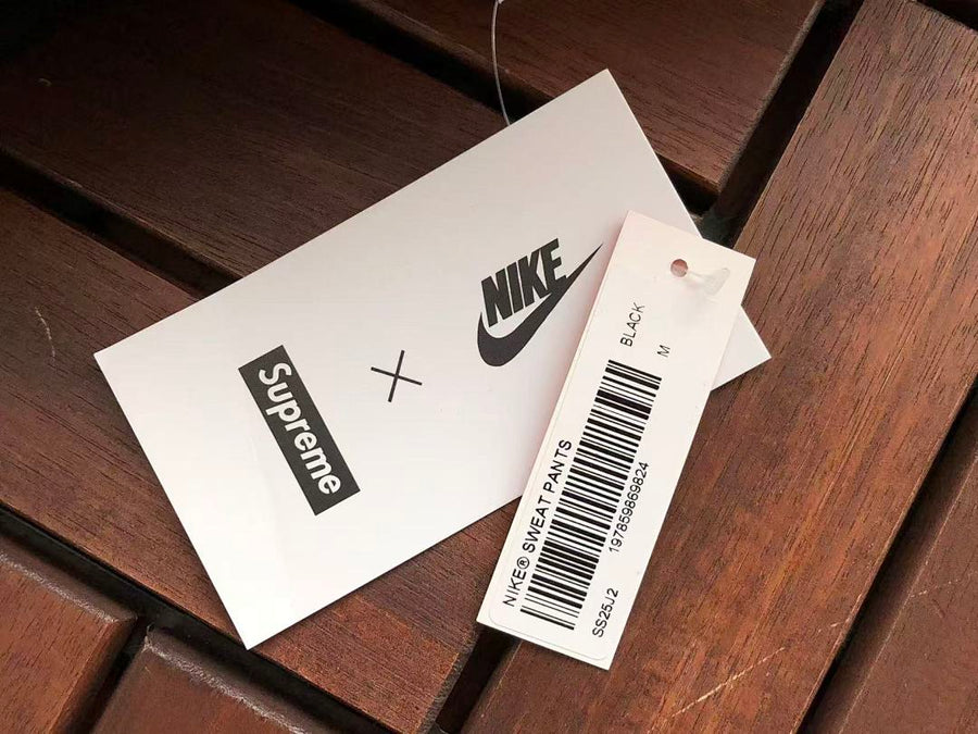 Survêtement Supreme x Nike – Ensemble Hoodie & Pantalon Fleece SS24