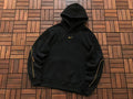 Survêtement Nike x NOCTA Drake – Ensemble Hoodie & Pantalon Fleece Noir/Or
