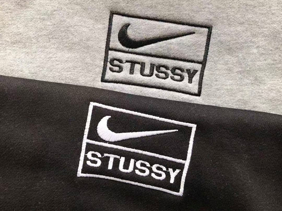 Survêtement Nike x Stüssy – Ensemble Hoodie Pullover & Pantalon Fleece SS24