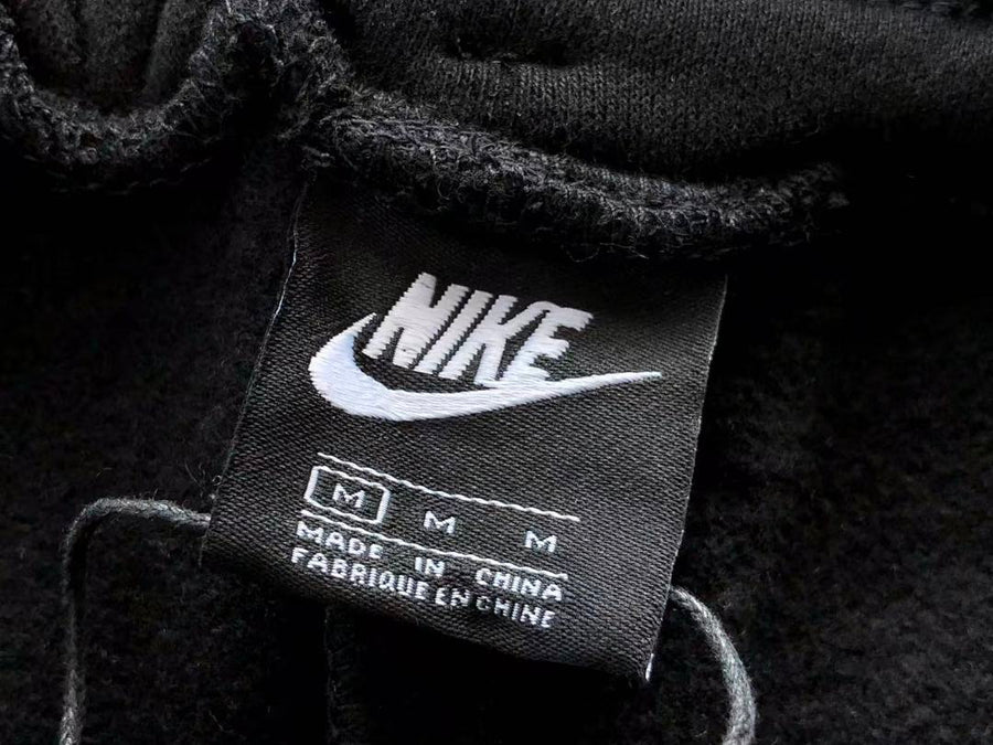 Survêtement Nike x Stüssy – Ensemble Hoodie Zippé & Pantalon Fleece SS24