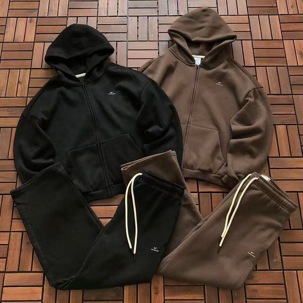 Survêtement Nike Solo Swoosh – Ensemble Hoodie Zippé & Pantalon Fleece